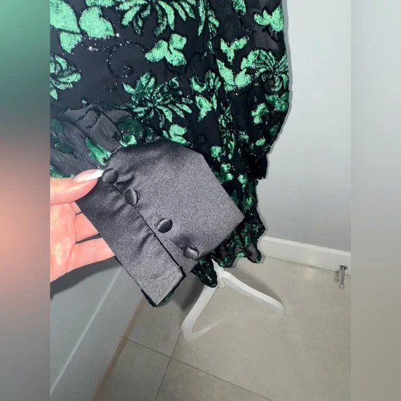 Alice + Olivia Black and Green Mini Dress - Picture 10 of 15